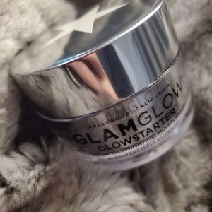 Pearl GLAMGLOW Illuminating Moisturizer